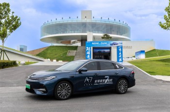 吉利银河A7郑州试驾：2L油耗闯天涯，电混家轿新“霸主”登场
